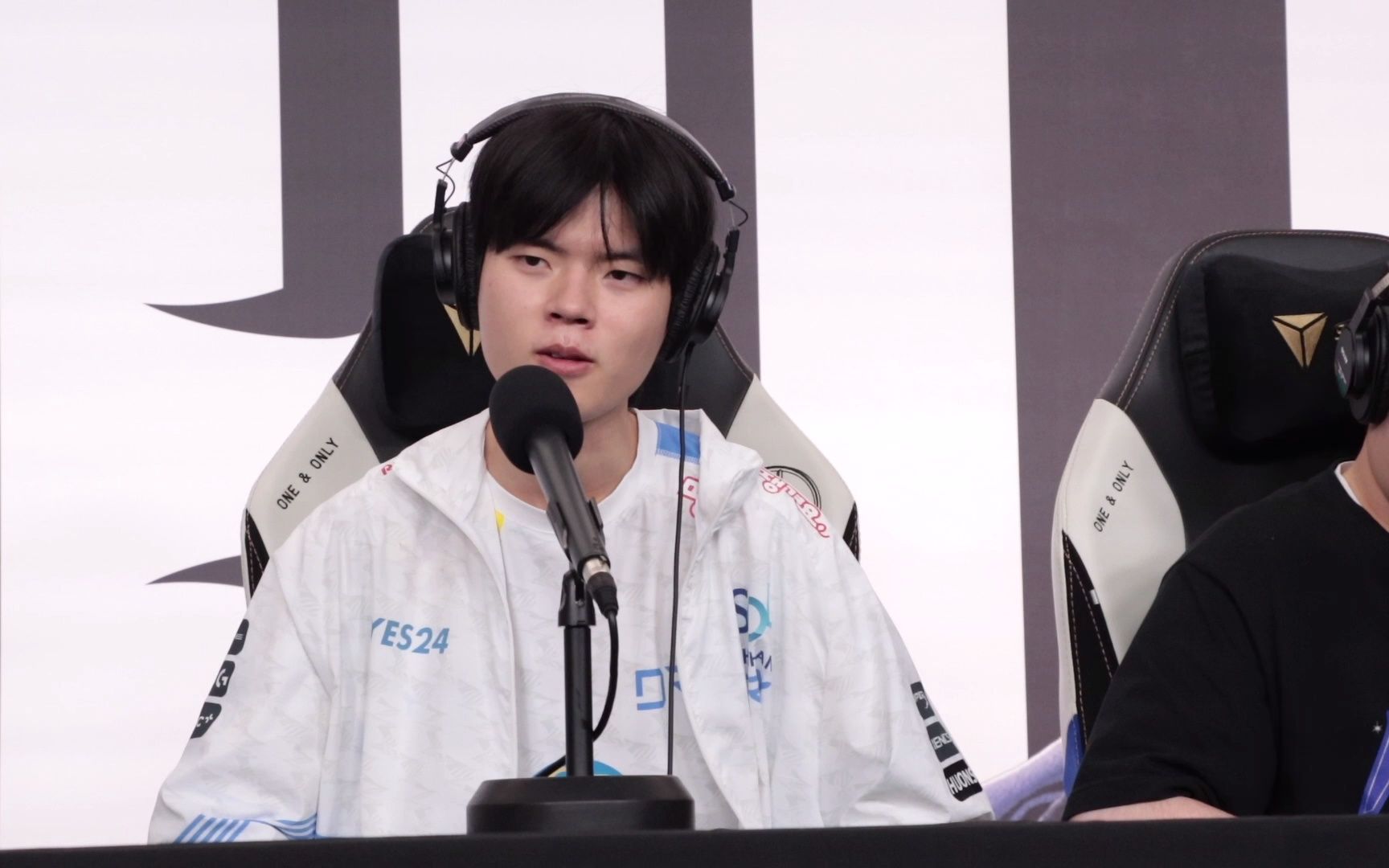 DRX碾压RNG，Deft送出助攻