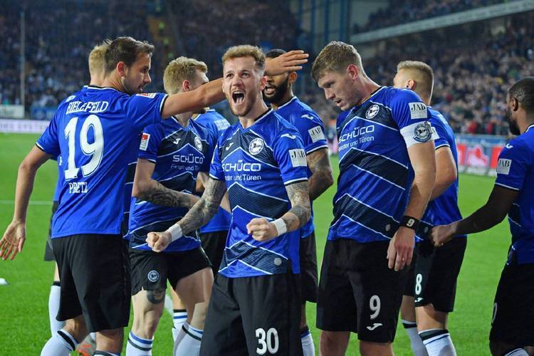 开云体育官方网站-沙尔克遭遇主场惨败，积分榜位居垫底