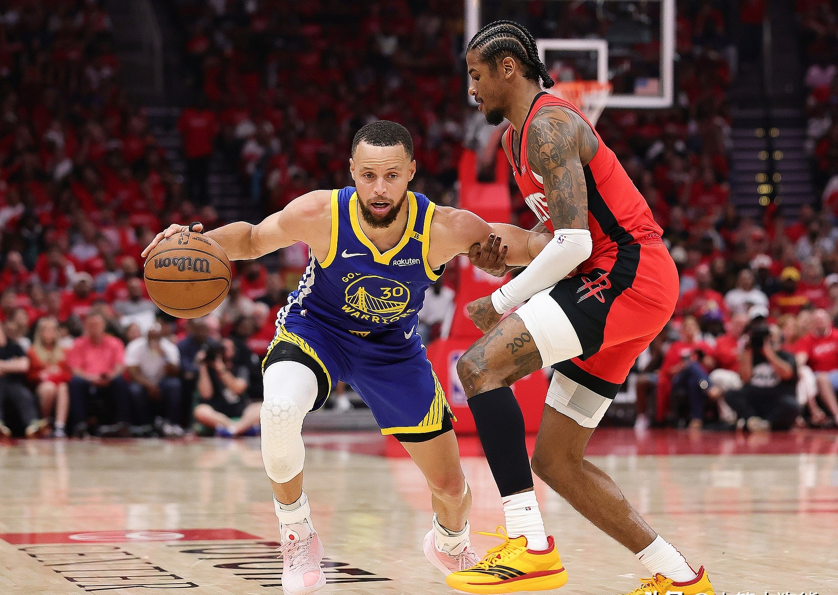 开云体育入口-热火险胜勇士，恩比德状态火热