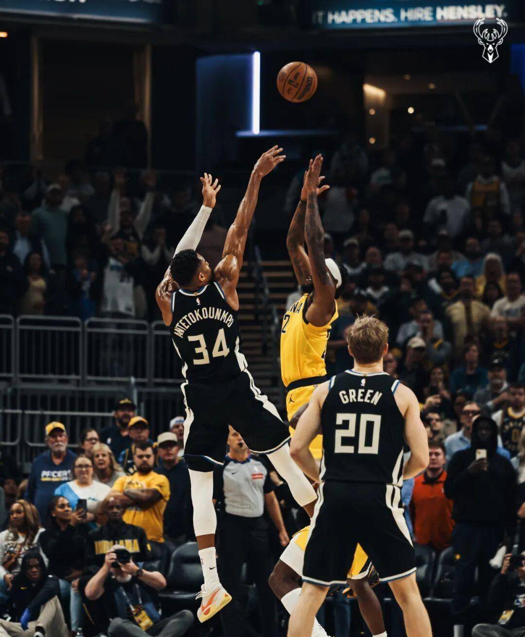 雄鹿vs篮网，字母哥压哨绝杀拯救比赛