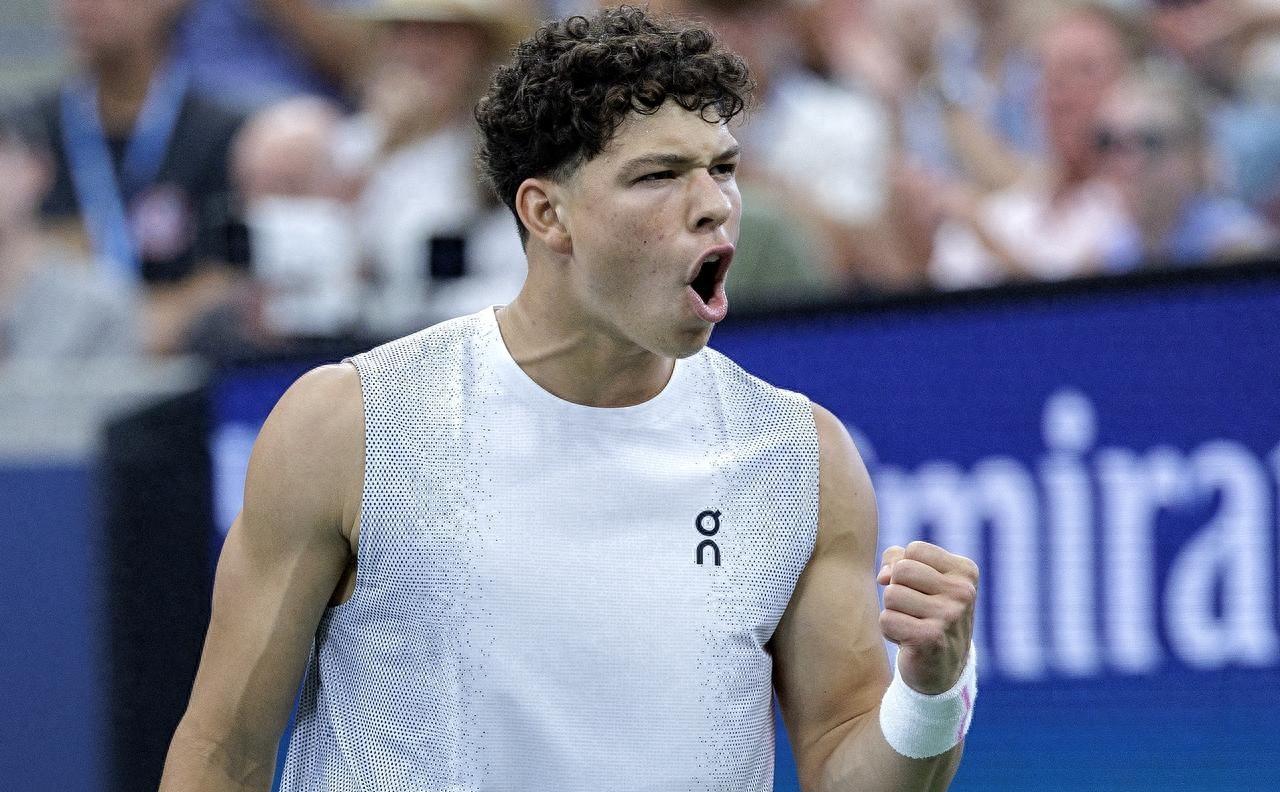 美国网球队横扫日本网球队，瓦林卡绝境逆转