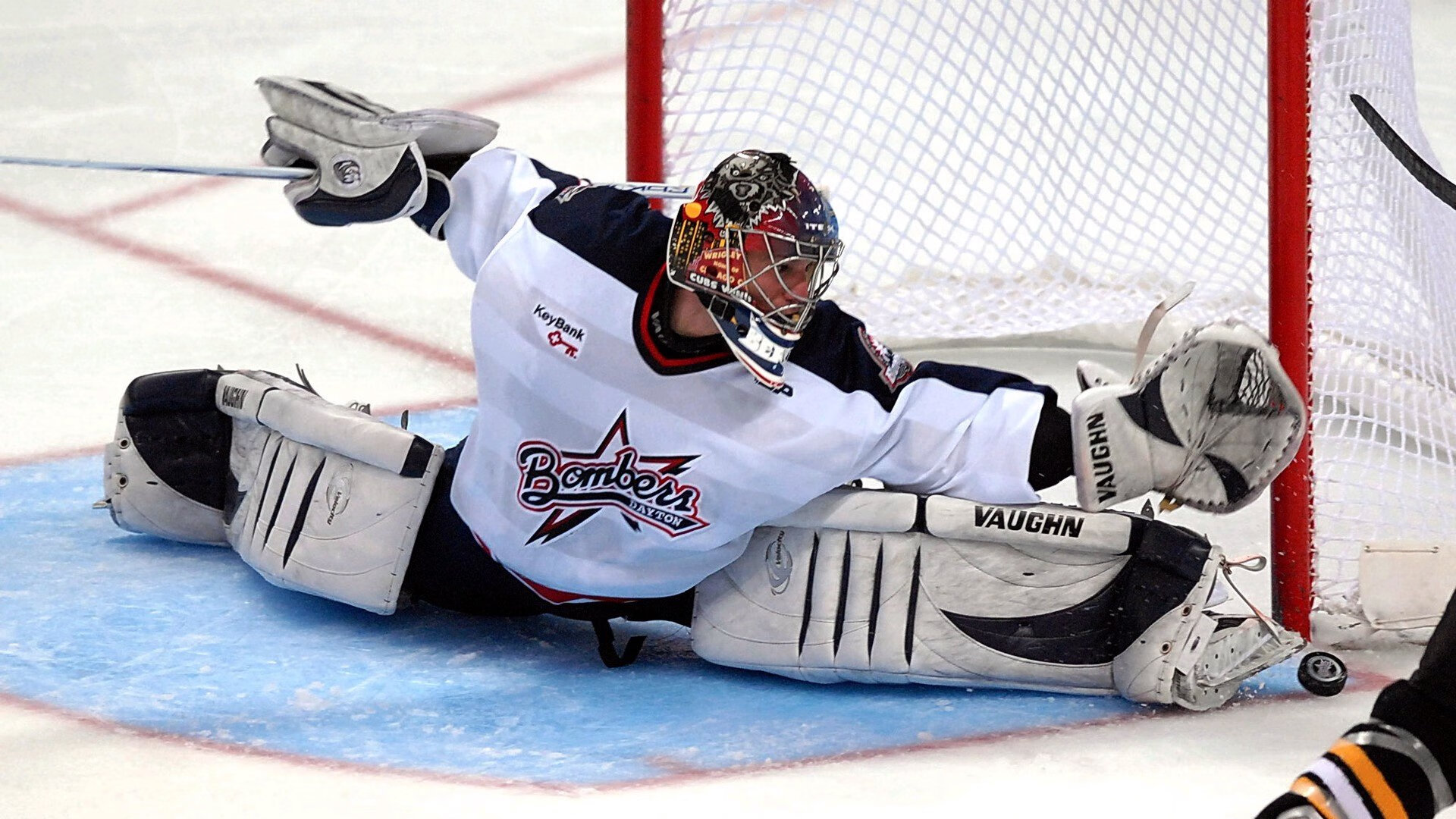 赛道新纪元，周冠宇刷新纪录，红牛二队轻取索伯车队