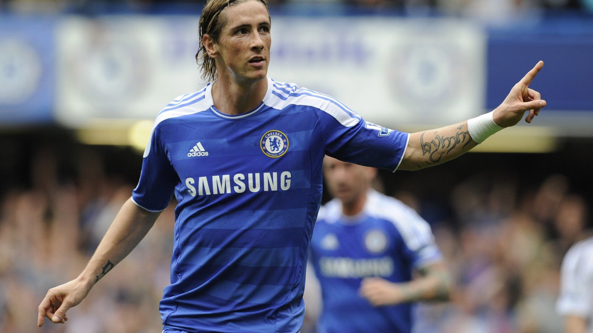 开云体育官方网站-绿茵场上的独行侠，英超争冠焦点战中的制霸哲学